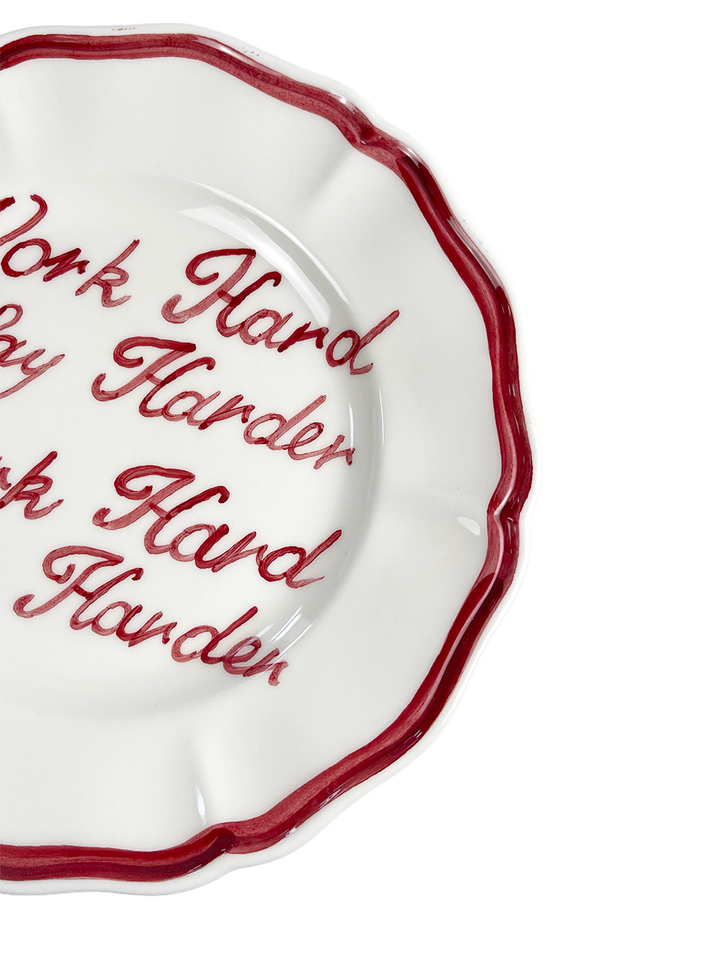 Piatto Fil Rouge “Work hard, play harder”